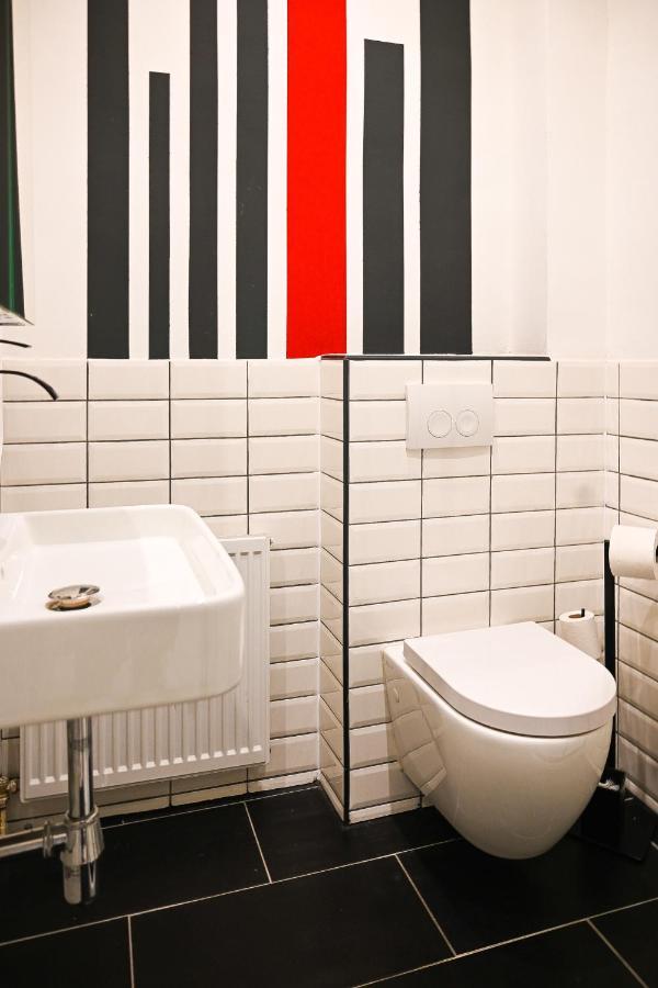 Elegant Westbahnhof Apartment Wien